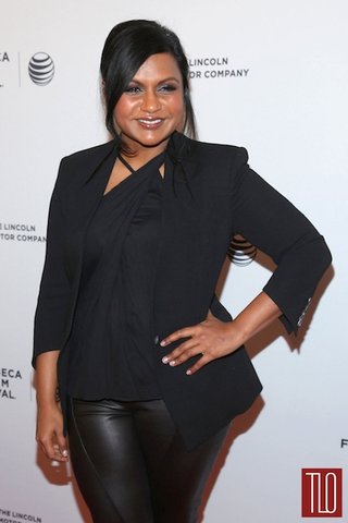 Illustration for article titled Mindy Kaling Really Likes Putting One Hand On Her Hip